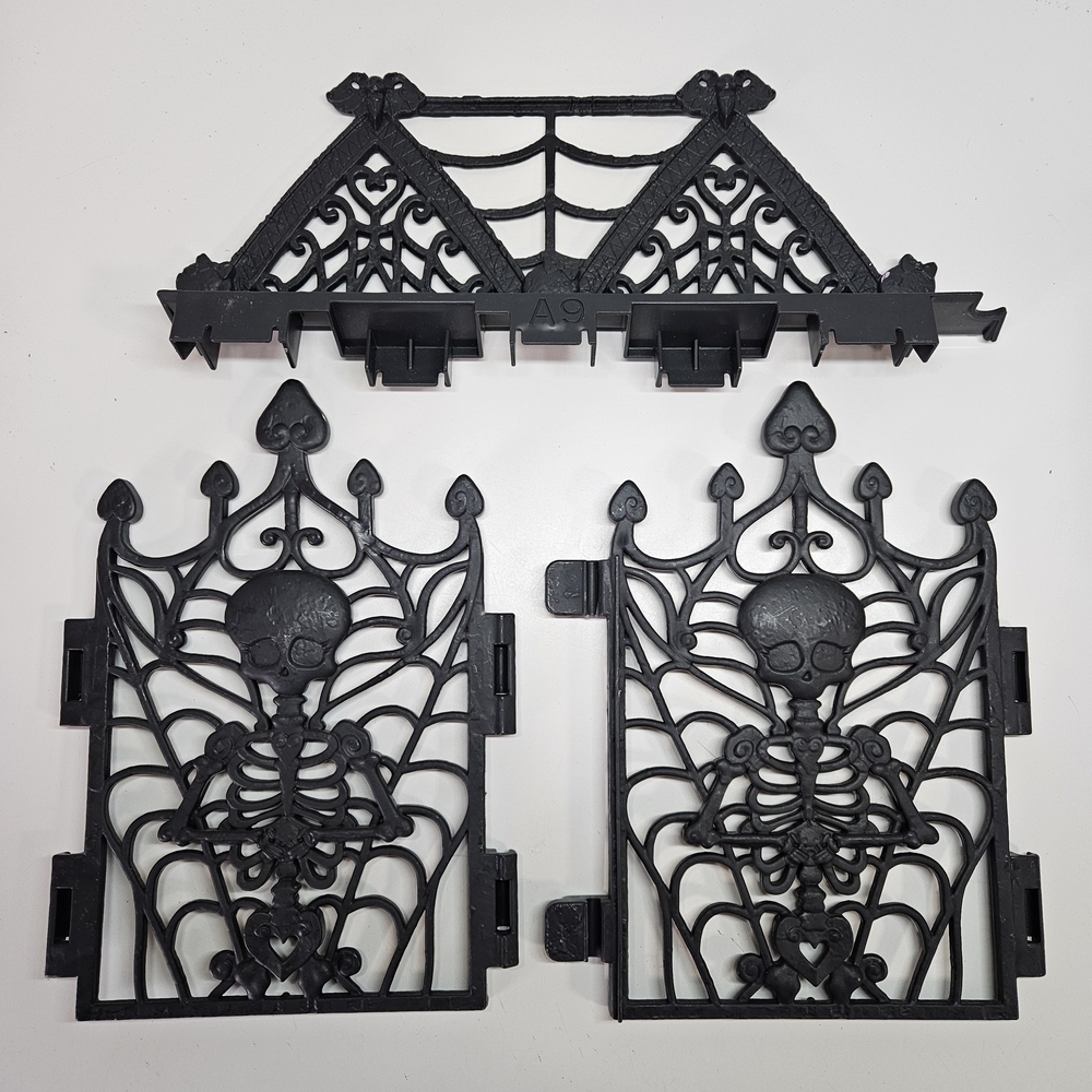 Monster High Deadluxe School Replacement Skeleton Gates and Trim